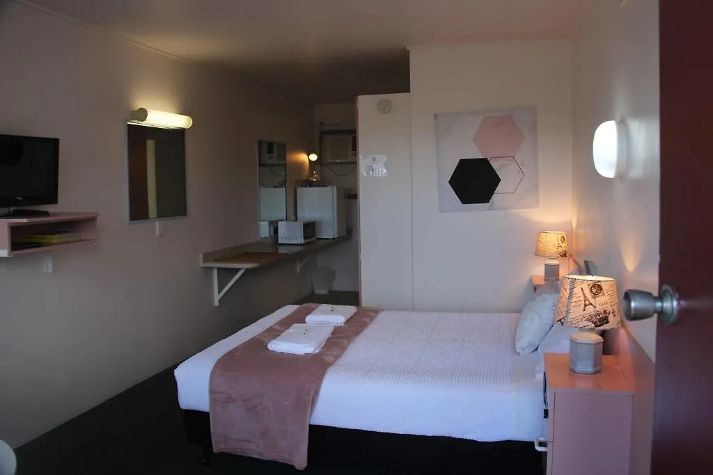 Caloundra Suncourt Motel