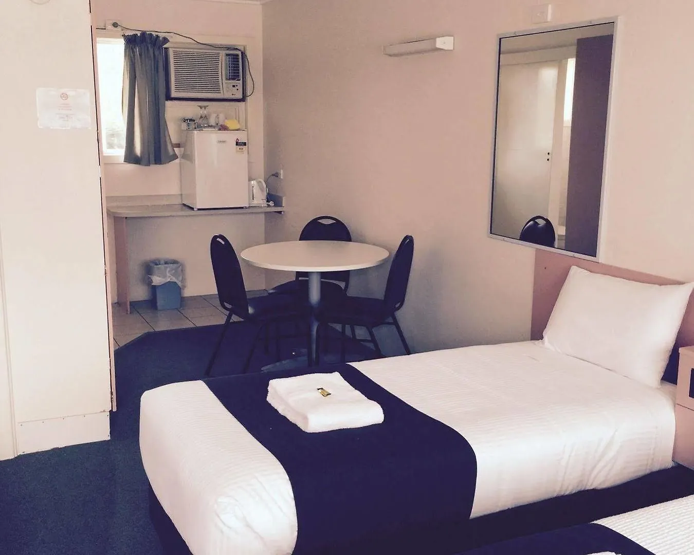 Caloundra Suncourt Motel 3*,  Australia