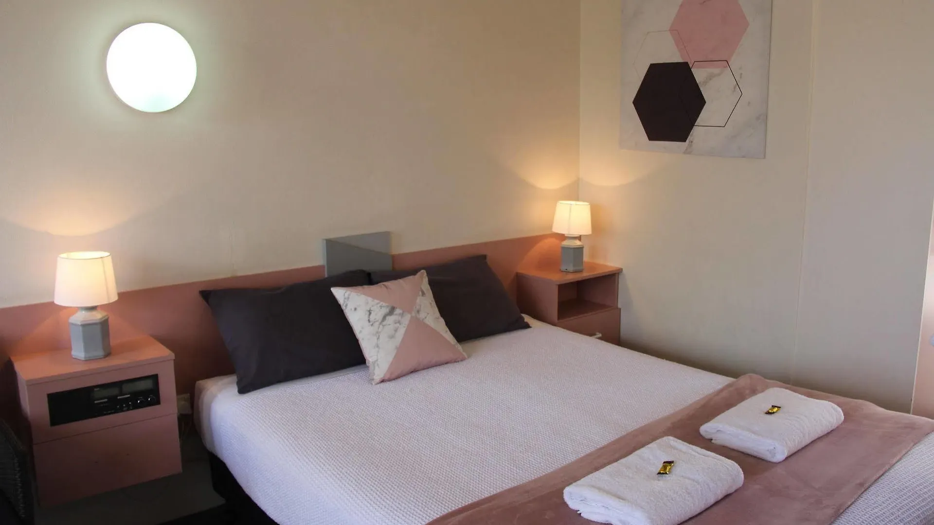 Caloundra Suncourt Motel 3*,